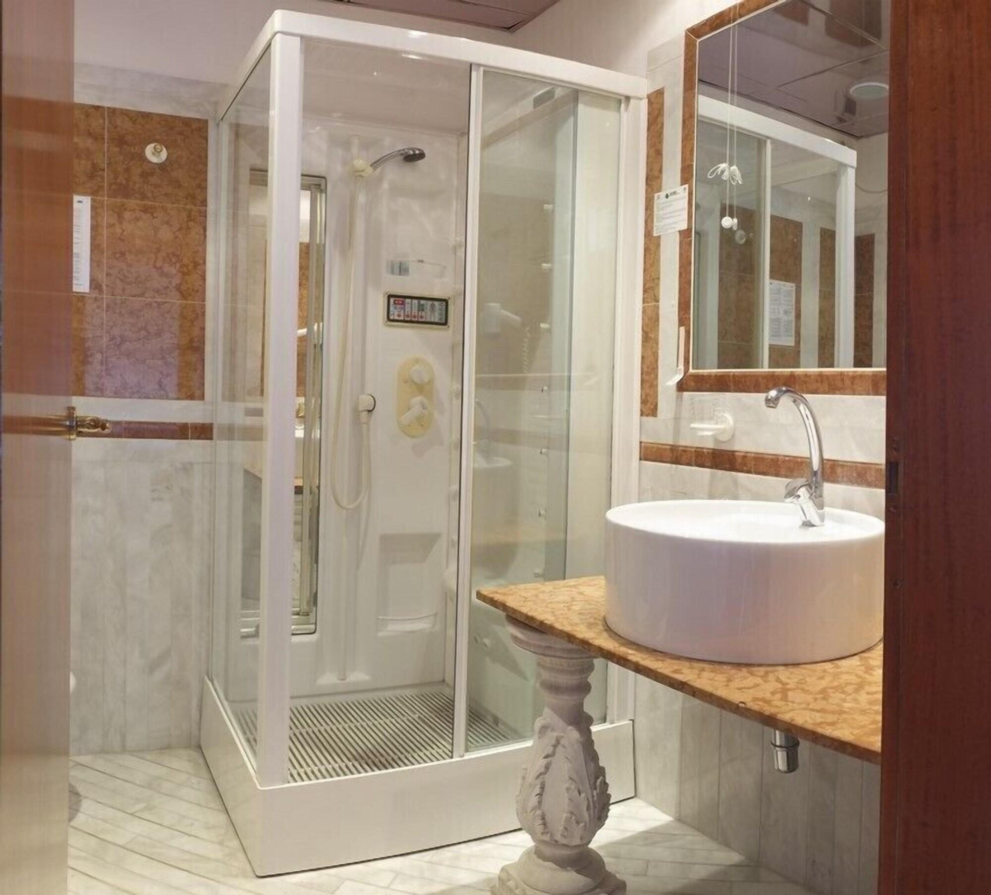 Soraya Hotel 3*